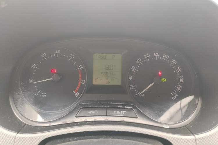 Used Skoda Fabia 2015 1.4L Automatic Front-Drive Model Instrument Cluster