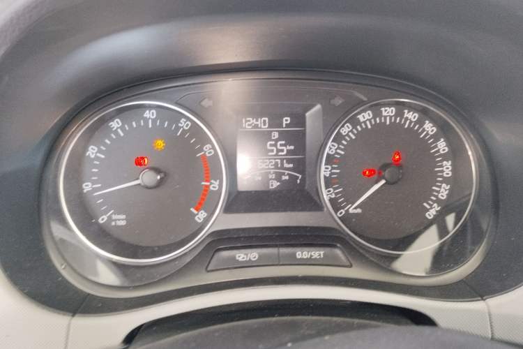 Used Skoda Fabia 2015 1.6L Automatic Sport Edition Instrument Cluster