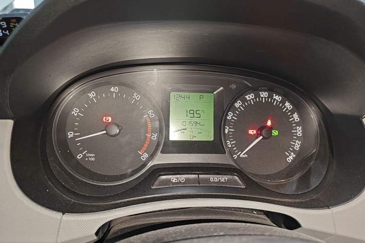 Used Skoda Fabia 2015 1.4L Automatic Front-Drive Model Instrument Cluster