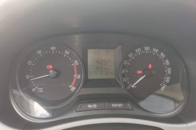 Used Skoda Fabia 2015 1.4L Automatic Front-Drive Model Instrument Cluster