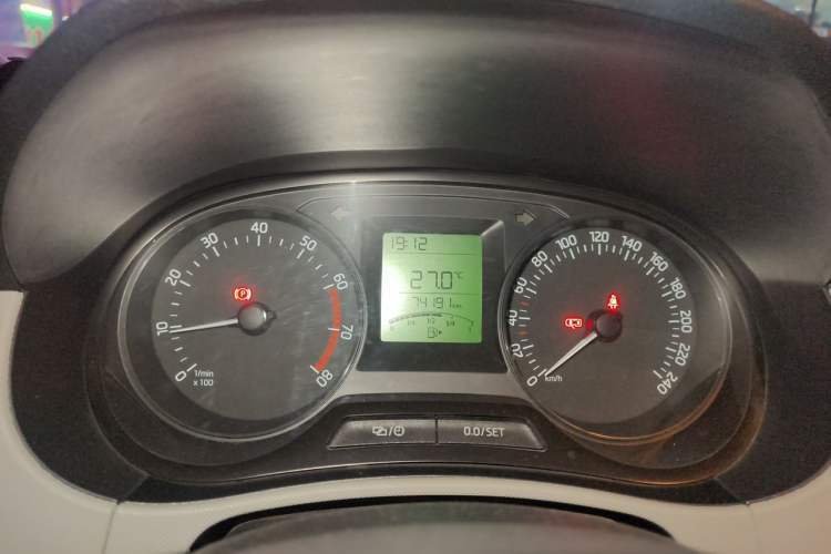 Used Skoda Fabia 2015 1.4L Manual Front-Wheel Drive Model Instrument Cluster