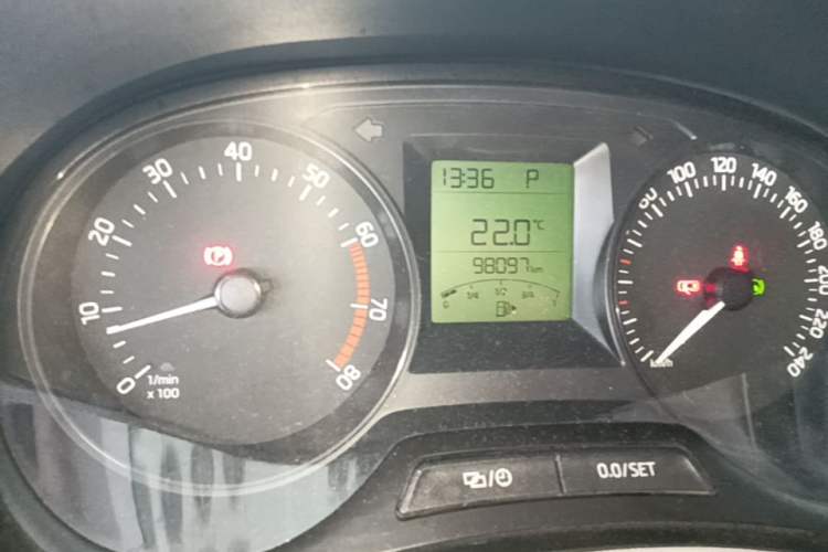 Used Skoda Fabia 2015 1.4L Automatic Front-Drive Model Instrument Cluster