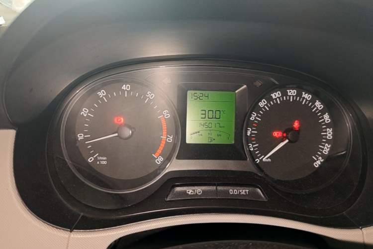 Used Skoda Fabia 2015 1.4L Manual Front-Wheel Drive Model Instrument Cluster