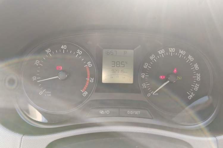 Used Skoda Fabia 2015 1.4L Automatic Front-Drive Model Instrument Cluster