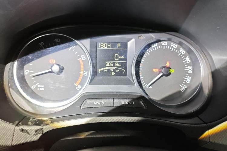 Used Skoda Fabia 2015 1.6L Automatic Sport Edition Instrument Cluster