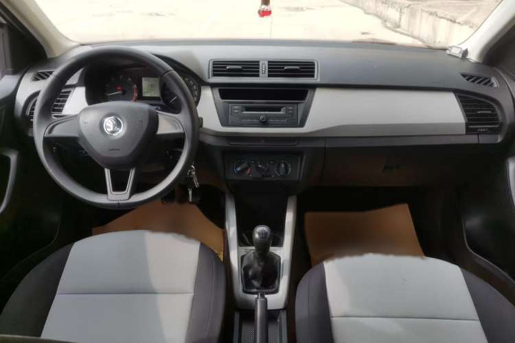 Used Skoda Fabia 2015 1.4L Manual Front-Wheel Drive Model Interior 1