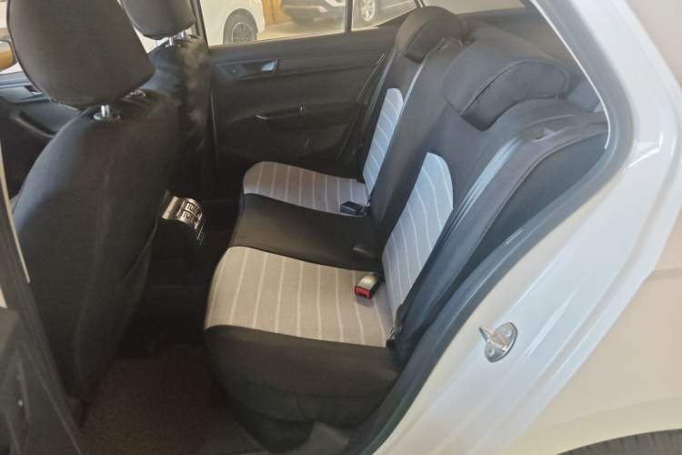 Used Skoda Fabia 2015 1.4L Automatic Front-Drive Model Interior 1
