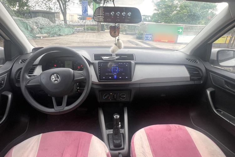 Used Skoda Fabia 2015 1.4L Automatic Front-Drive Model Interior 1