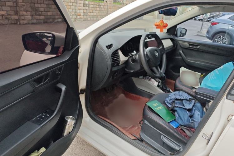 Used Skoda Fabia 2015 1.4L Automatic Front-Drive Model Interior 3