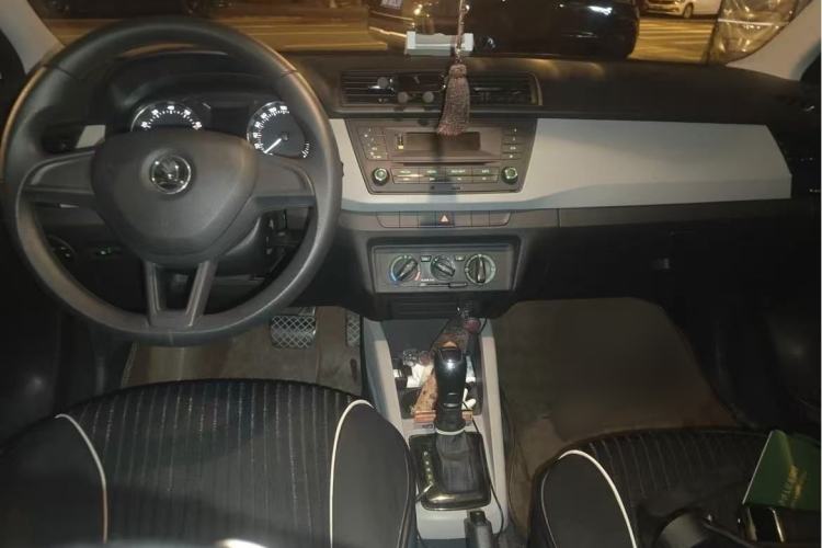Used Skoda Fabia 2015 1.4L Automatic Chuanxing Edition Interior 3