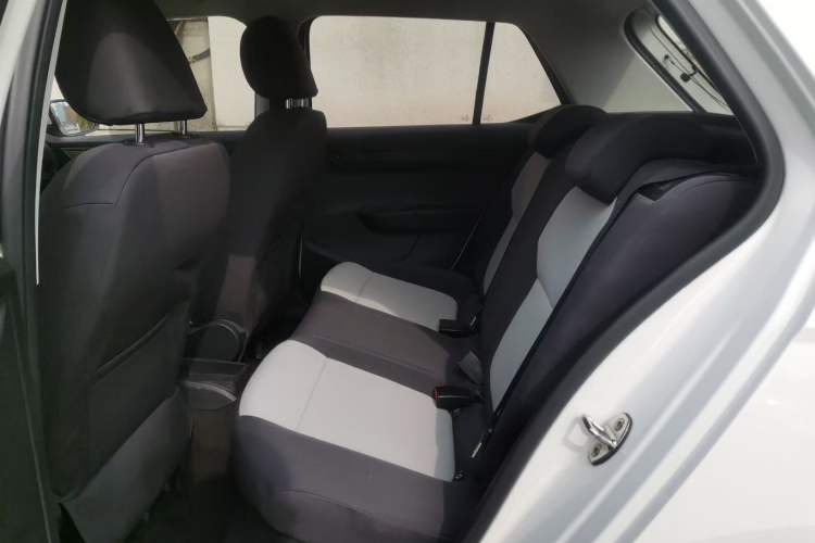 Used Skoda Fabia 2015 1.4L Manual Front-Wheel Drive Model Interior 5