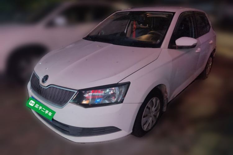 Used Skoda Fabia 2015 1.4L Manual Front-Wheel Drive Model Guazi used car, China used car export, Used car for sale, Used  cars, Cheapest cars for sale
