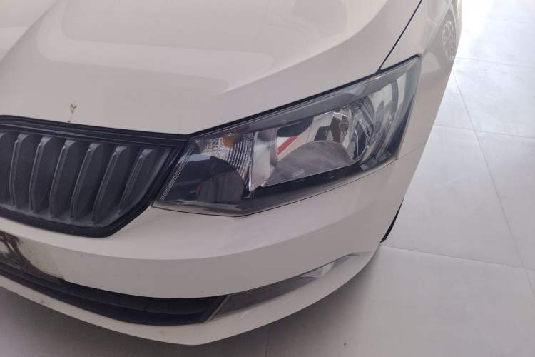 Used Skoda Fabia 2015 1.6L Automatic Sport Edition Left Front Headlight