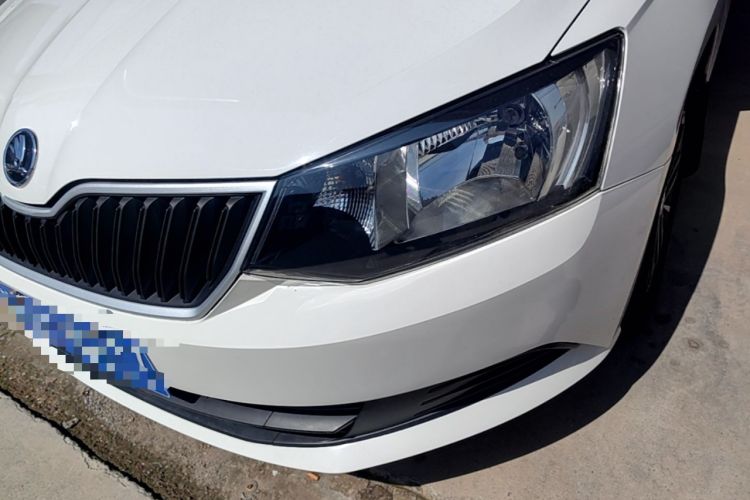 Used Skoda Fabia 2015 1.4L Automatic Front-Drive Model Left Front Headlight