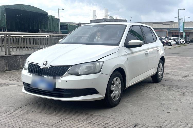 Used Skoda Fabia 2015 1.4L Automatic Front-Drive Model Left Front Headlight