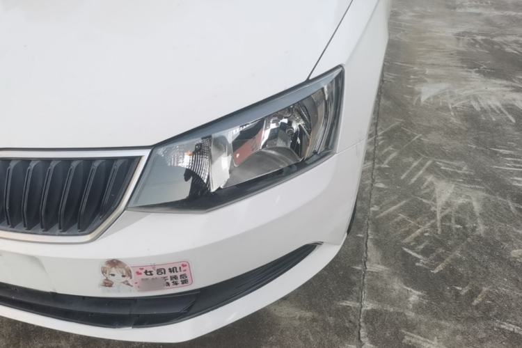 Used Skoda Fabia 2015 1.4L Automatic Front-Drive Model Left Front Headlight