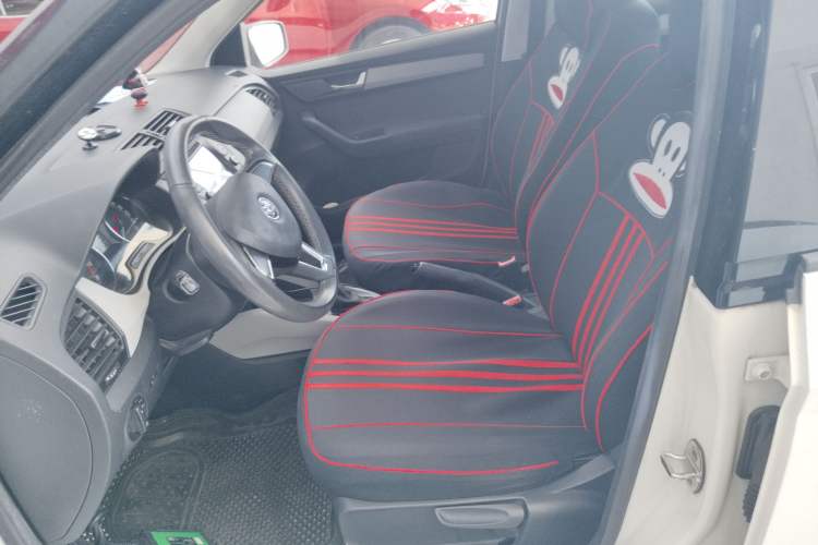 Used Skoda Fabia 2015 1.6L Automatic Sport Edition Left Front Seat
