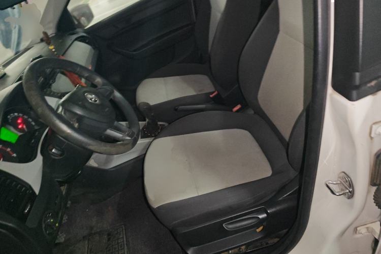Used Skoda Fabia 2015 1.4L Manual Front-Wheel Drive Model Left Front Seat