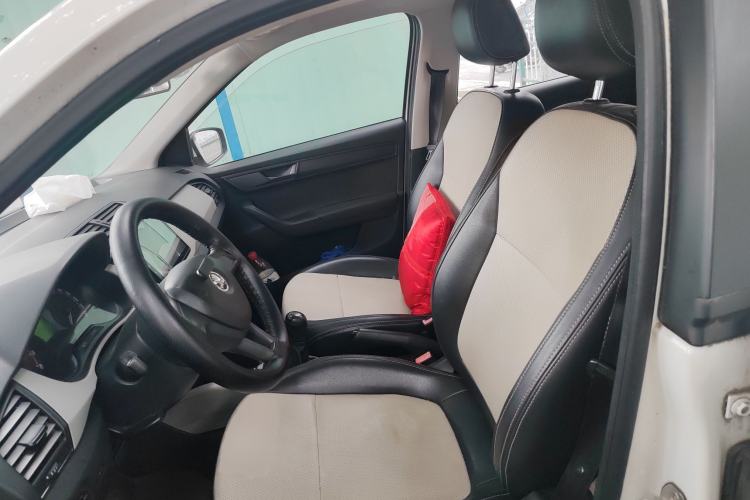 Used Skoda Fabia 2015 1.4L Manual Front-Wheel Drive Model Left Front Seat