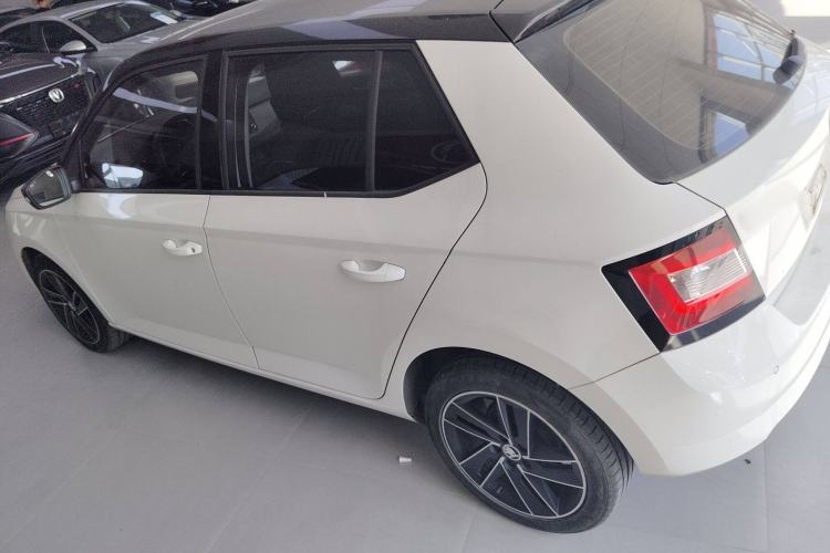 Used Skoda Fabia 2015 1.6L Automatic Sport Edition Left Side
