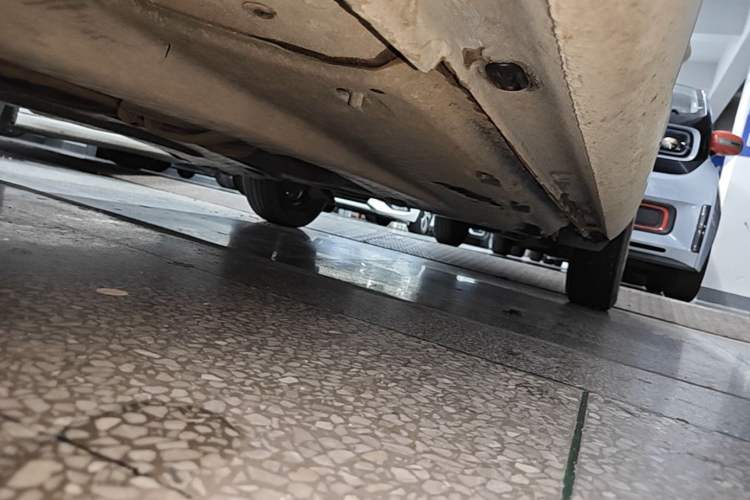 Used Skoda Fabia 2015 1.4L Automatic Front-Drive Model Left Side Sill