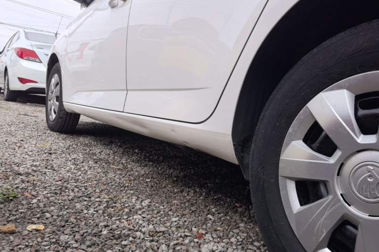 Used Skoda Fabia 2015 1.4L Manual Front-Wheel Drive Model Left Side Sill