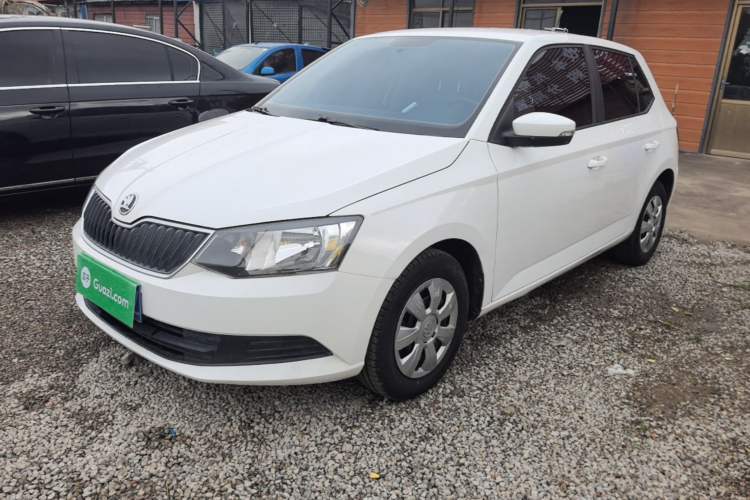 Used Skoda Fabia 2015 1.4L Manual Front-Wheel Drive Model Guazi used car, China used car export, Used car for sale, Used  cars, Cheapest cars for sale
