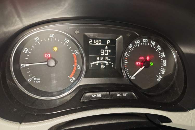 Used Skoda Fabia 2015 1.6L Automatic Sport Edition Odometer Close Up