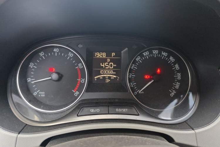 Used Skoda Fabia 2015 1.4L Automatic Chuanxing Edition Odometer Close Up