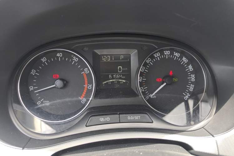 Used Skoda Fabia 2015 1.4L Automatic Chuanxing Edition Odometer Close Up