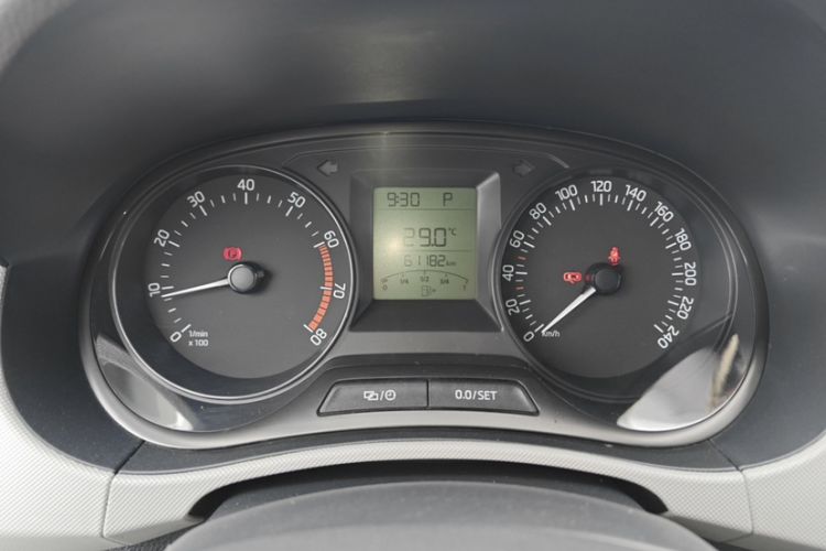 Used Skoda Fabia 2015 1.4L Automatic Front-Drive Model Odometer Close Up