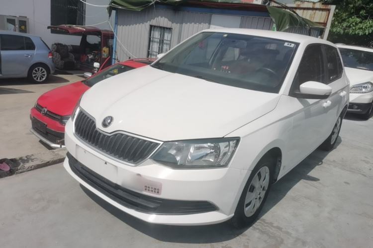 Skoda Fabia 2015 1.4L Automatic Front-Drive Model usado Guazi used car, China used car export, Used car for sale, Used cars, Cheapest cars for sale