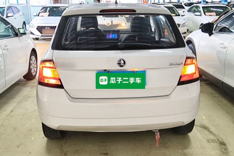 Used Skoda Fabia 2015 1.4L Automatic Front-Drive Model Rear