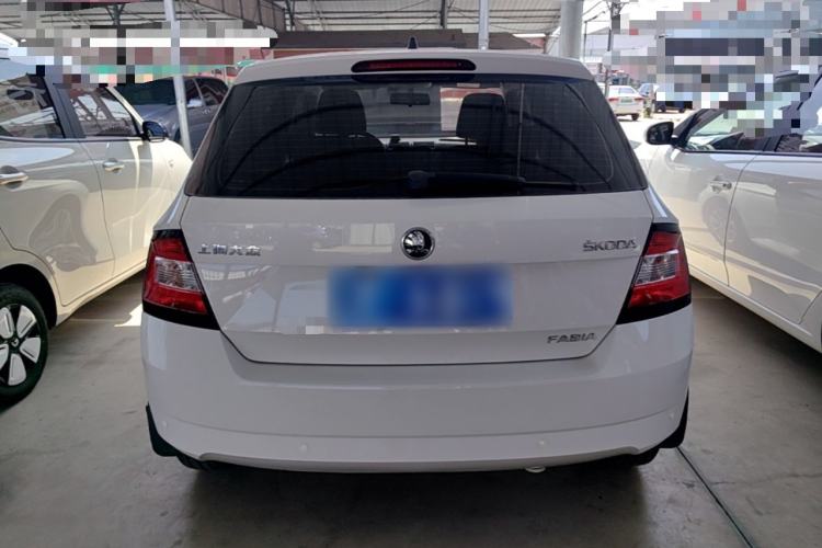 Used Skoda Fabia 2015 1.4L Automatic Front-Drive Model Rear