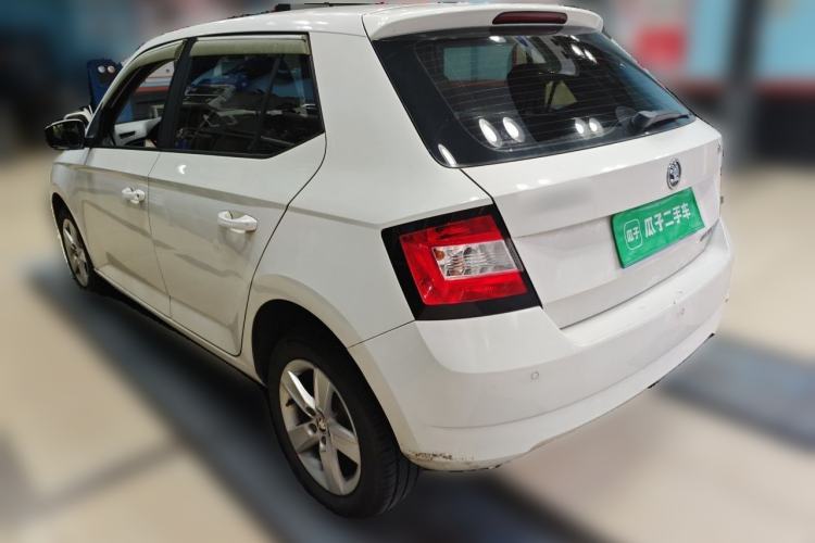 Used Skoda Fabia 2015 1.6L Automatic Chuanxing Edition Rear Left 45 Deg