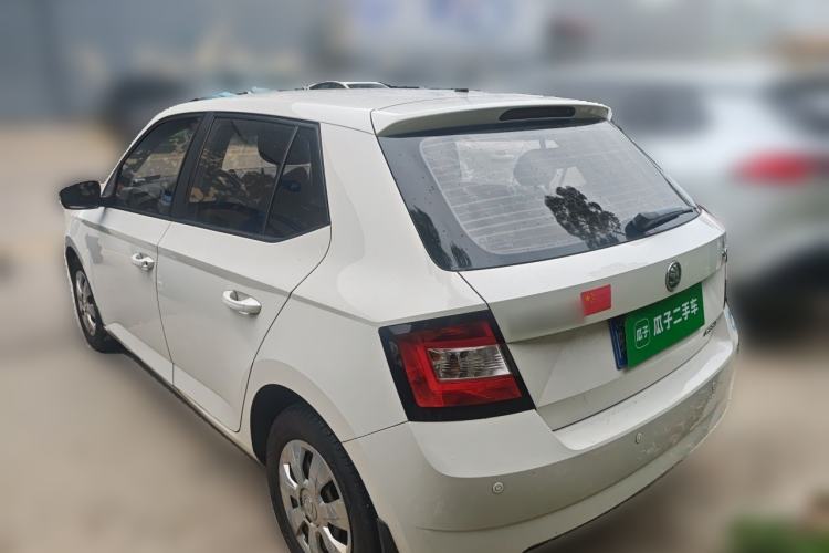 Used Skoda Fabia 2015 1.4L Automatic Front-Drive Model Rear Left 45 Deg