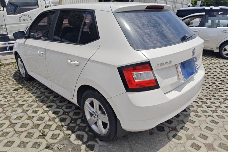 Used Skoda Fabia 2015 1.4L Automatic Chuanxing Edition Rear Left 45 Deg