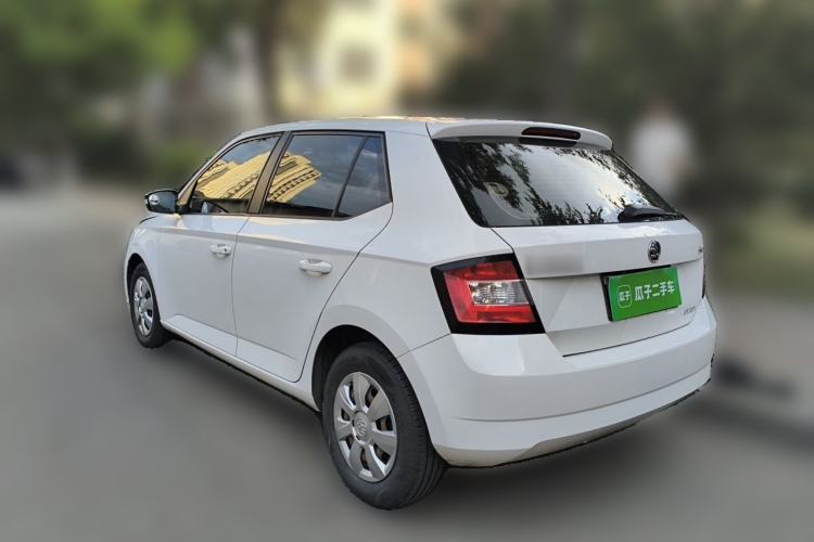Used Skoda Fabia 2015 1.4L Manual Front-Wheel Drive Model Rear Left 45 Deg
