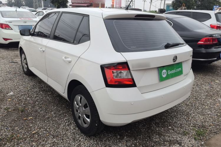 Used Skoda Fabia 2015 1.4L Manual Front-Wheel Drive Model Rear Left 45 Deg