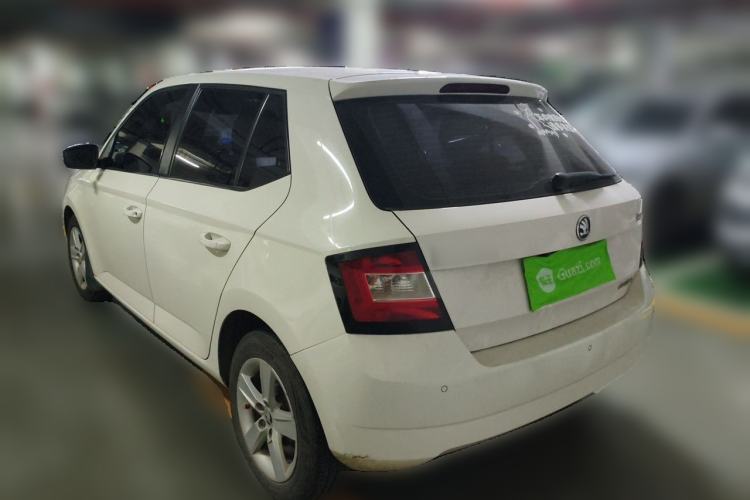 Used Skoda Fabia 2015 1.4L Manual Trend Edition Rear Left 45 Deg