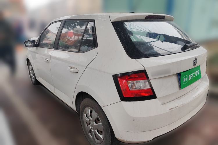 Used Skoda Fabia 2015 1.4L Manual Front-Wheel Drive Model Rear Left 45 Deg