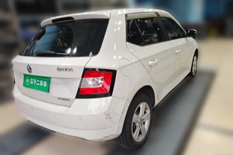 Used Skoda Fabia 2015 1.6L Automatic Chuanxing Edition Rear Right 45 Deg