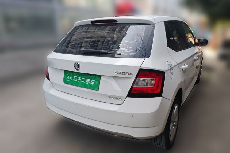 Used Skoda Fabia 2015 1.4L Automatic Chuanxing Edition Rear Right 45 Deg