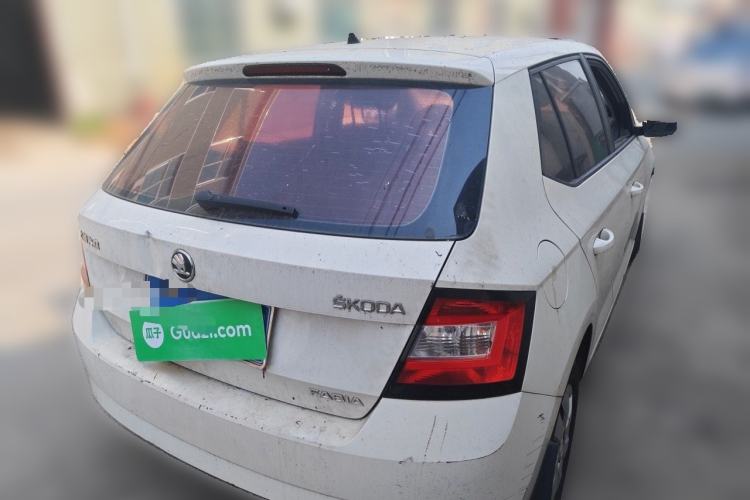 Used Skoda Fabia 2015 1.4L Manual Front-Wheel Drive Model Rear Right 45 Deg