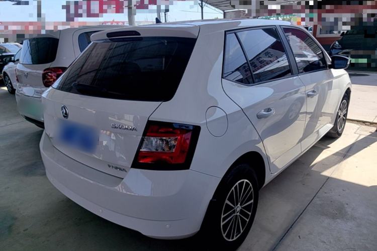 Used Skoda Fabia 2015 1.4L Automatic Front-Drive Model Rear Right 45 Deg