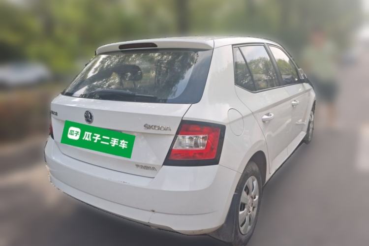 Used Skoda Fabia 2015 1.4L Manual Front-Wheel Drive Model Rear Right 45 Deg