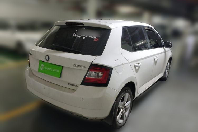 Used Skoda Fabia 2015 1.4L Manual Trend Edition Rear Right 45 Deg