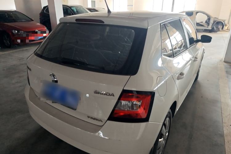 Used Skoda Fabia 2015 1.4L Manual Front-Wheel Drive Model Rear Right 45 Deg