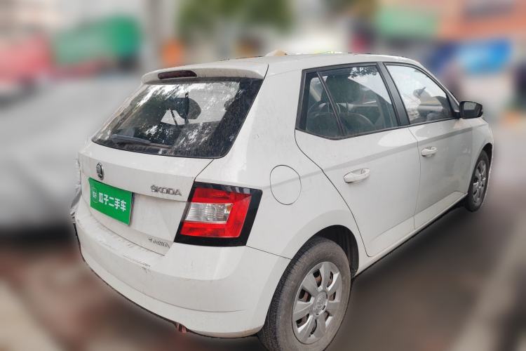 Used Skoda Fabia 2015 1.4L Manual Front-Wheel Drive Model Rear Right 45 Deg