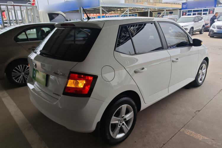 Used Skoda Fabia 2015 1.6L Automatic Chuanxing Edition Rear Right 45 Deg